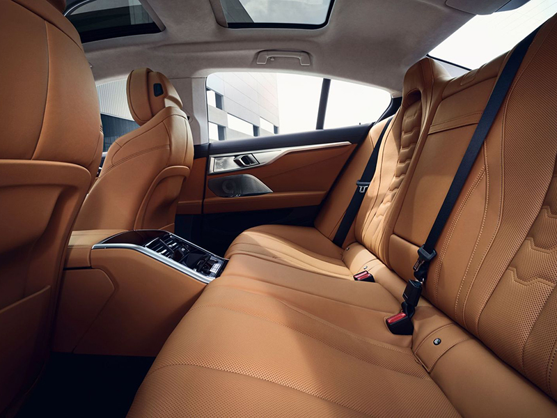 إطلاق طرازات BMW 8 الجديدة كلياً في أبوظبي